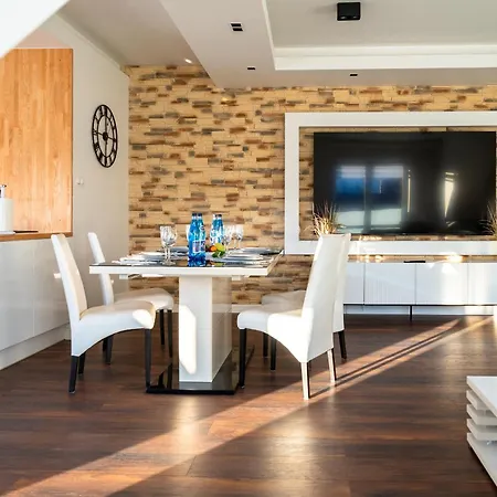 Appartement Skyline - Przy Placu Piastowskim I Blisko Term, Widok Na Sniezke, Garaz Podziemny By W Karkonoszach Jelenia Góra