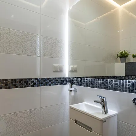 Skyline - Przy Placu Piastowskim I Blisko Term, Widok Na Sniezke, Garaz Podziemny By W Karkonoszach Jelenia Gora