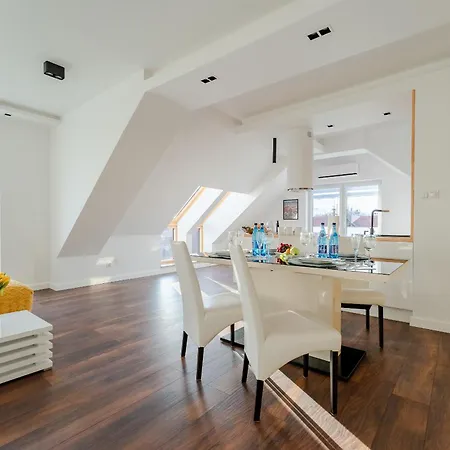 Skyline - Przy Placu Piastowskim I Blisko Term, Widok Na Sniezke, Garaz Podziemny By W Karkonoszach Apartment